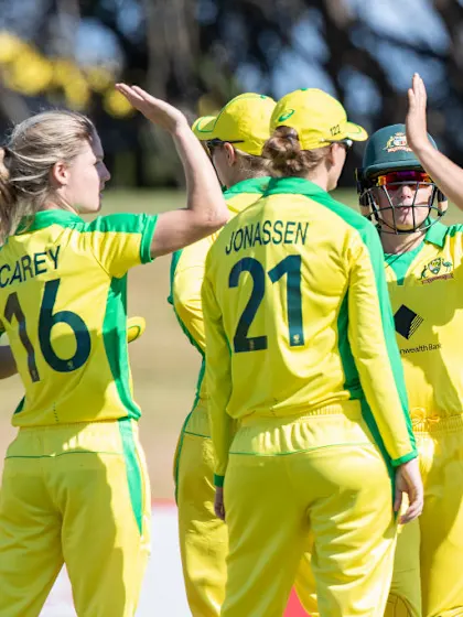 A record-breaking win for Australia as they go 1-0 up in the Rose Bowl series