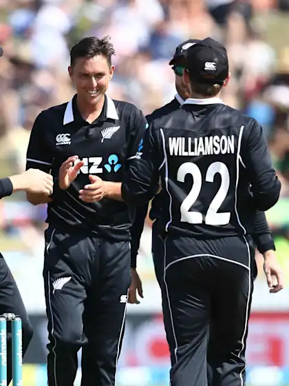 Trent Boult dismantles India for 92 as New Zealand take first win