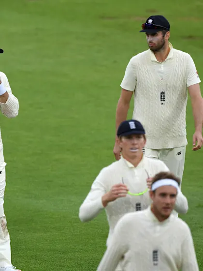 England frustrated by Pakistan's resilience