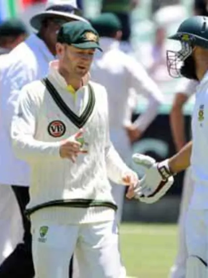 Amla and Clarke continue fight for No.1 Test batting spot