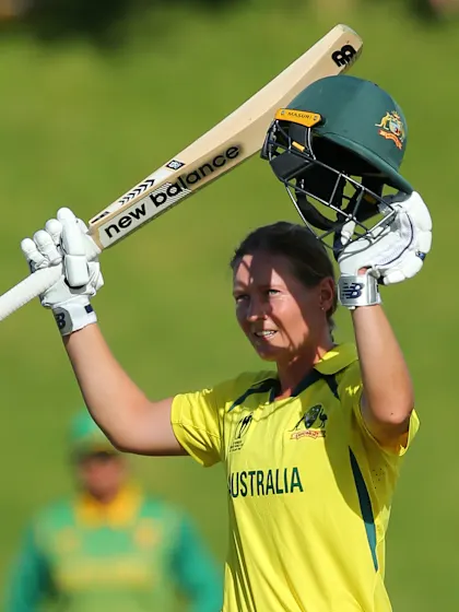 The queen of the chase does it again as Lanning leads Australia home