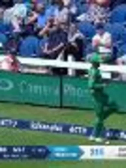 WICKET: Root falls to Shadab for 46