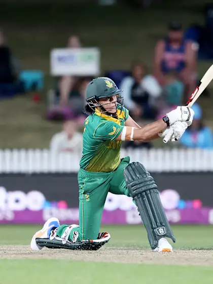Day 14 Talking Points: 'Crisis woman' Kapp bails South Africa out, Devine delivers with bat