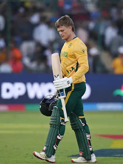 Burl snatches a stunner | T20WC 2026