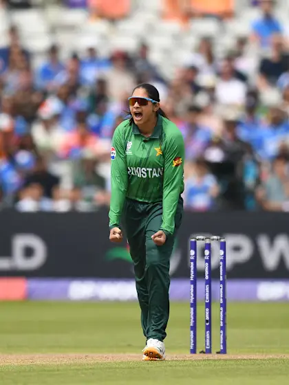 Iqbal draws first blood | Women's T20WC 2026