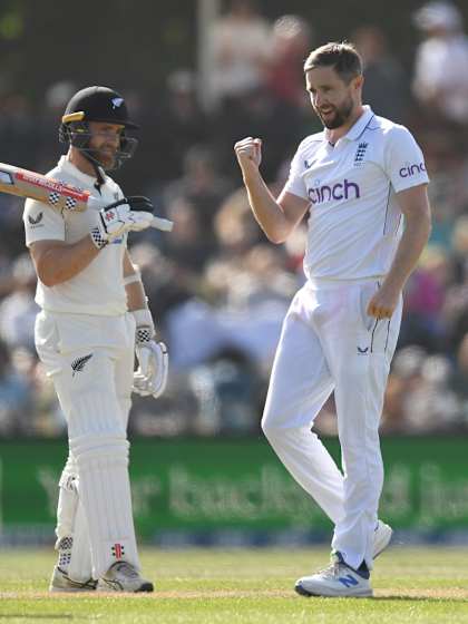 Woakes-Carse share spoils as England inch towards win in Christchurch