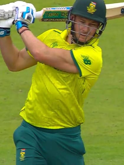 CWC19: Pak v SA - Miller is bowled by Shaheen