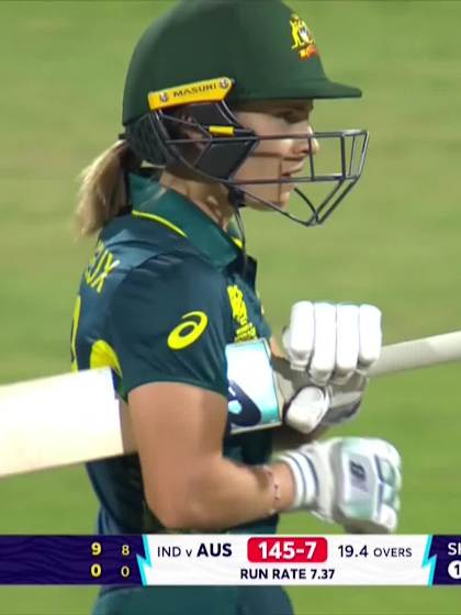 Sophie Molineux - Wicket - India vs Australia