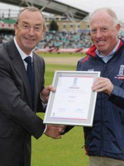 Mike Kinder receives his ECB Sky Sports Coach Award