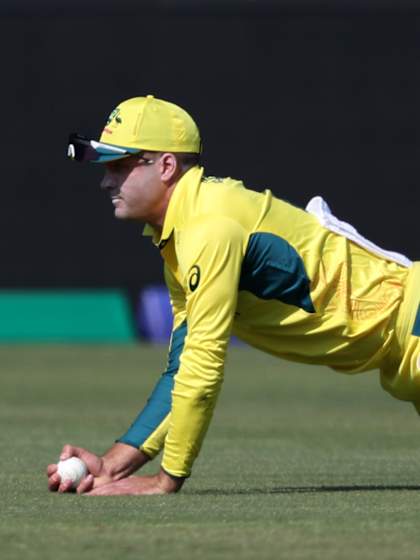 Carey with another stunning catch | AUS v ENG | Champions Trophy 2025