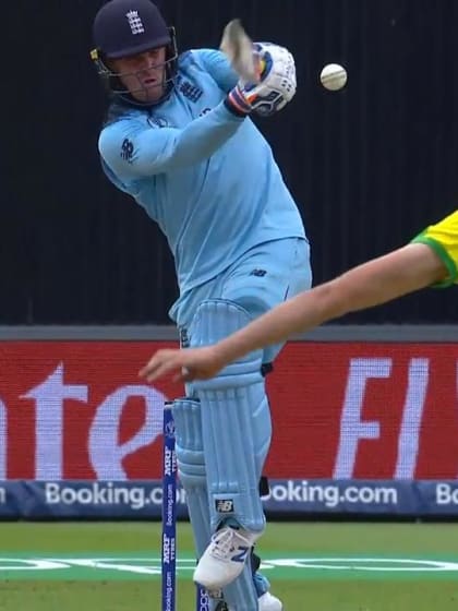 CWC19 SF: AUS v ENG - Roy is given out for edging down the leg side