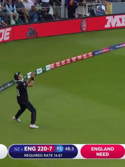 CWC19 Final: NZ v ENG – Boult steps on rope to hand six