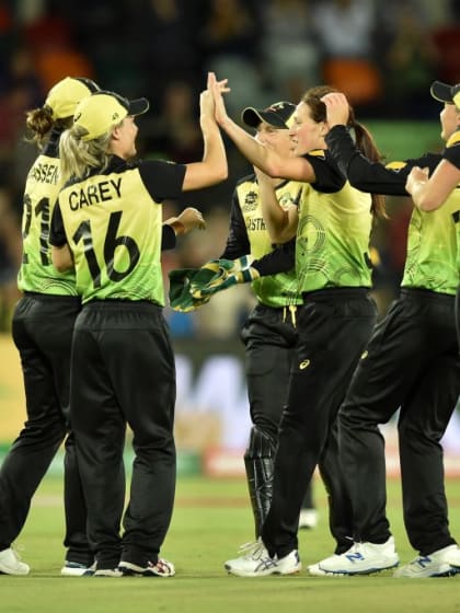 Healy and Mooney blast Australia past Bangladesh