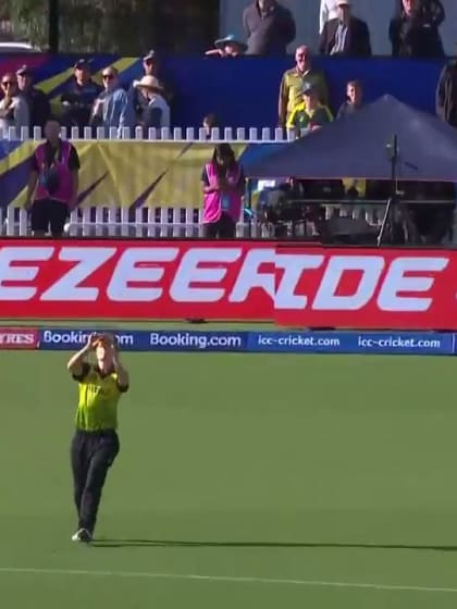 WT20WC: Aus v NZ - Schutt takes two wickets in two balls