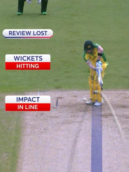 CWC19: AUS v BAN - Smith trapped lbw by Mustafizur, uses review