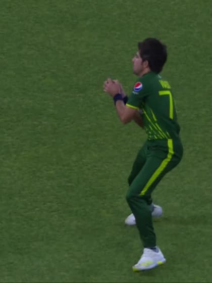 Wicket - Craig Ervine - Pakistan v Zimbabwe ICC T20WC 2022