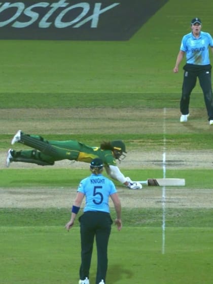 Wicket - Chloe Tryon - South Africa v England
