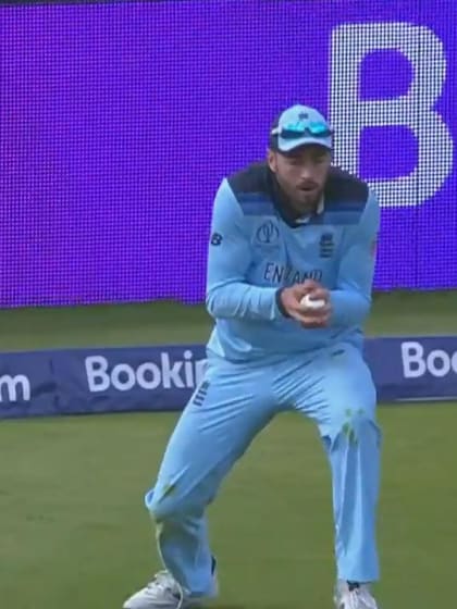 CWC19: ENG v IND - Hardik Pandya holes out to long-on