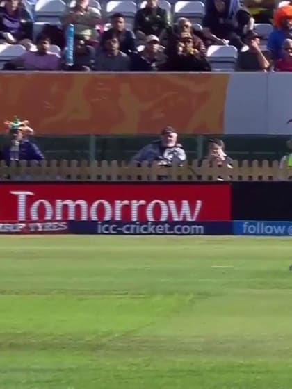 WICKET: Elyse Villani falls to Rajeshwari Gayakwad