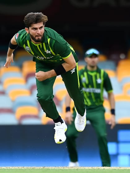Shaheen Afridi is back with a bang. Two BANGS! | T20WC 2022 warm-up