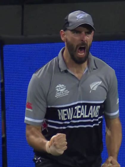 New Zealand finally break through with Babar scalp | T20WC 2022