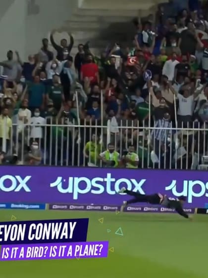 Nissan Play of the Tournament: Devon Conway's flying catch