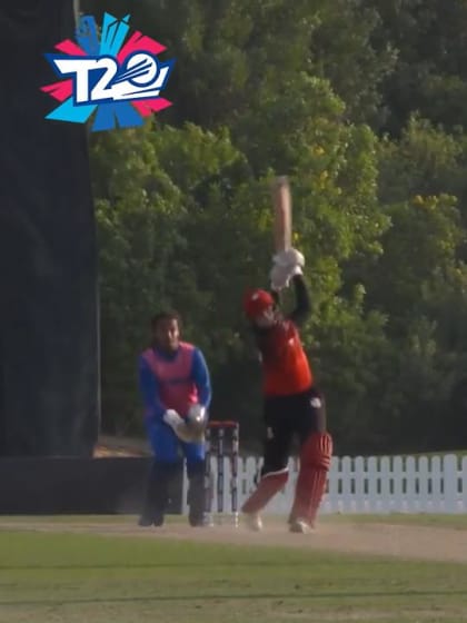 T20WCQ: BER v SIN – Superb catch by Tucker off his own bowling