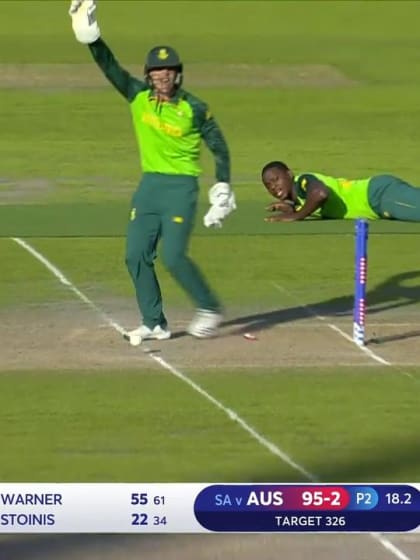 CWC19: AUS v SA - Brilliant glove-work from De Kock runs out Stoinis 