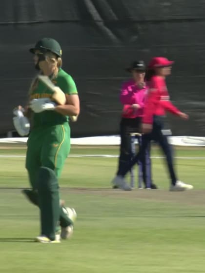 Wicket-Annerie-Dercksen-South-Africa-Women v England-Women ICC T20WC 2023