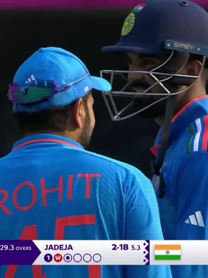 Ravindra Jadeja traps Alex Carey LBW | INDvAUS | CWC23