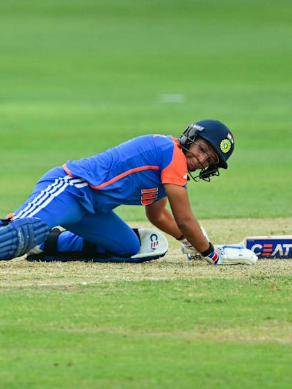 Concerns around Harmanpreet Kaur's injury as India edge Pakistan