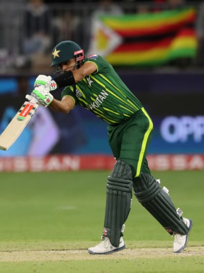 Wicket! Evans squares up Babar Azam | Pakistan v Zimbabwe | T20WC 2022