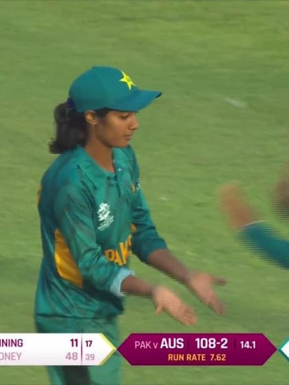 Aus v Pak: Nashra Sandhu gets Beth Mooney