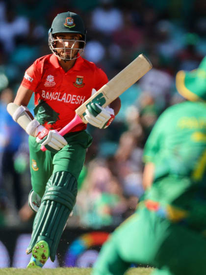 Wicket - Afif Hossain - South-Africa v Bangladesh ICC T20WC 2022