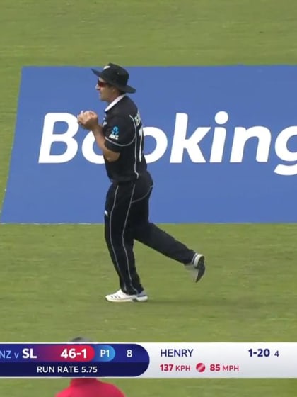 CWC19: NZ v SL - Kusal Perera skies one to de Granhdomme 