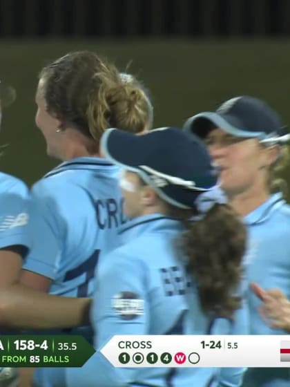 Wicket - Laura Wolvaardt - South Africa v England