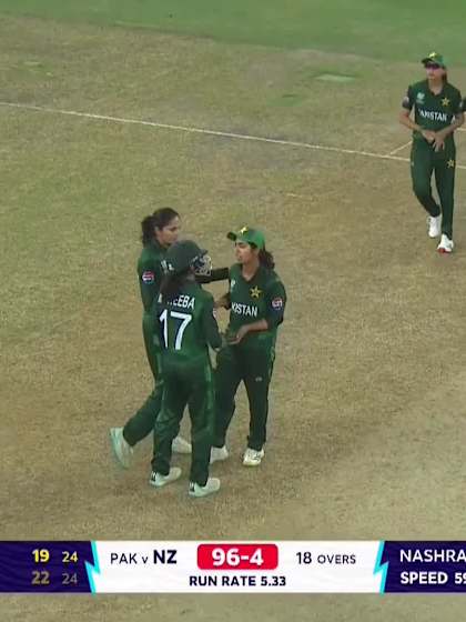 Brooke Halliday - Wicket - Pakistan vs New Zealand