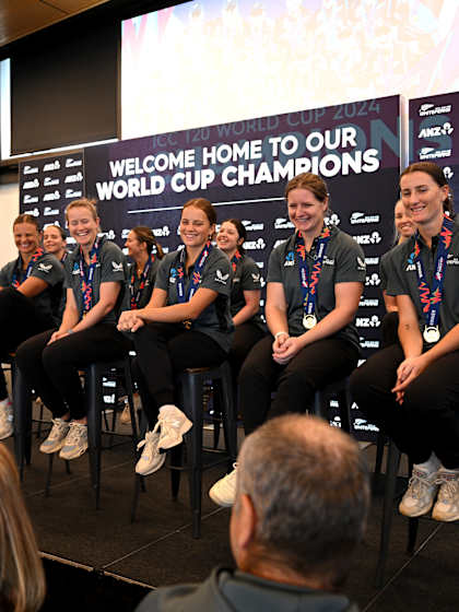 New Zealand’s T20 World Cup winners given heroes welcome on return 
