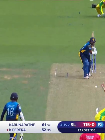 CWC19: SL v AUS - Starc bowls Perera for the breakthrough