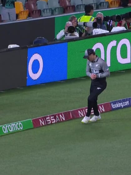 Wicket - Harry Brook - England v New-Zealand ICC T20WC 2022