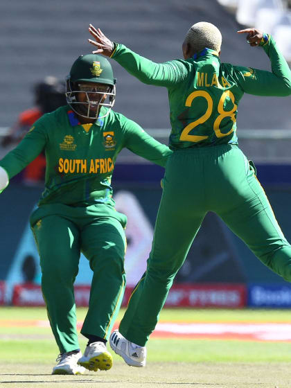 Mlaba clean bowls Harris | Women's T20WC 2023