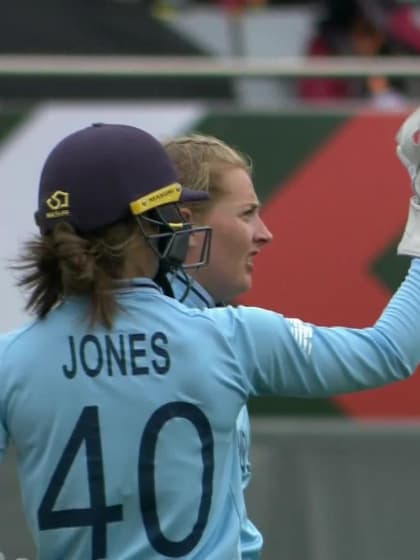 Wicket - Hannah Rowe - New Zealand v England