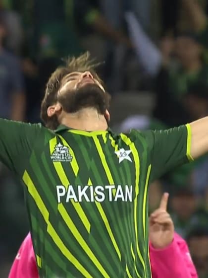 Nissan POTD: Afridi cleans up Williamson with slower ball