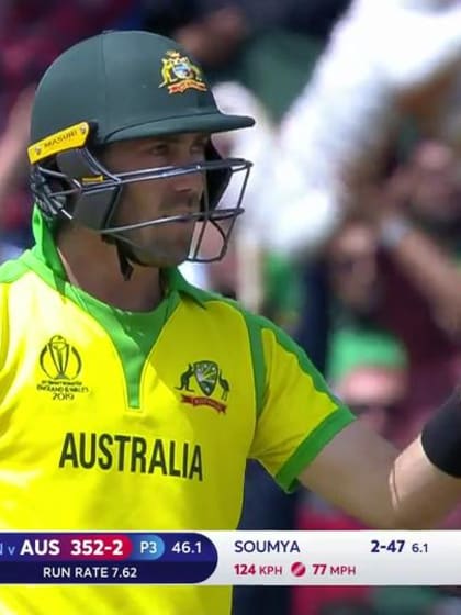 CWC19: AUS v BAN - Maxwell is run out after mix up with Khawaja