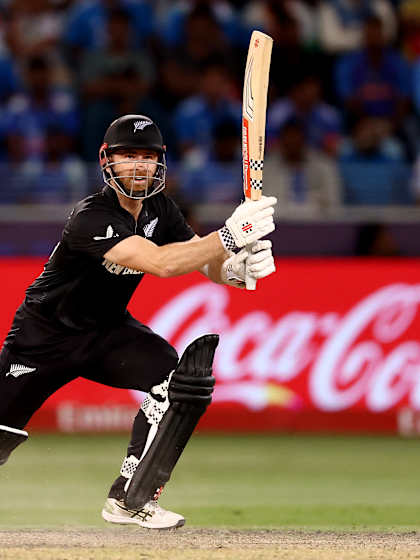 Axar gets the big wicket of Kane Williamson | IND v NZ | Champions Trophy 2025