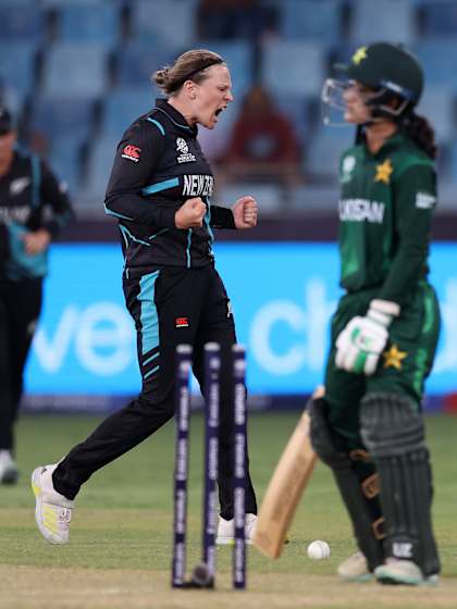 Pakistan and India bow out as New Zealand win to reach semis