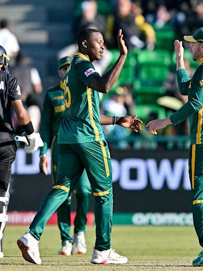 South Africa take crucial wickets | SA v NZ | Champions Trophy 2025