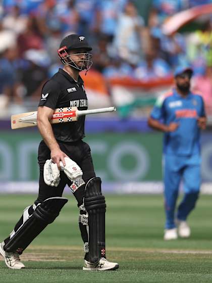 Kuldeep sends Kane Williamson packing | IND v NZ | Champions Trophy 2025