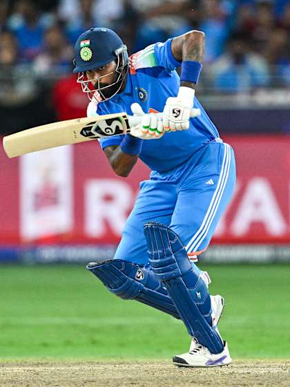 Hardik Pandya hits out for maximum | IND v NZ | Champions Trophy 2025