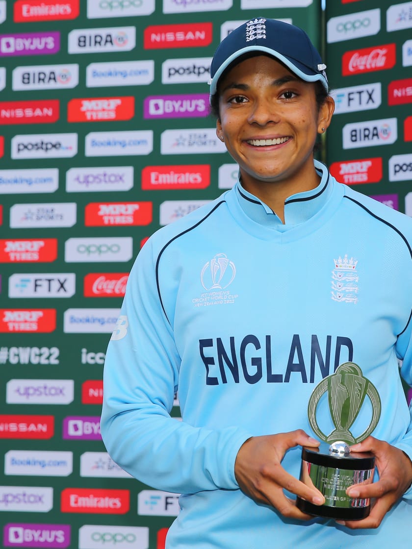 Sophia Dunkley of England poses with the Player of the Match award after the 2022 ICC Women's Cricket World Cup match between England and Bangladesh at Basin Reserve on March 27, 2022 in Wellington, New Zealand.